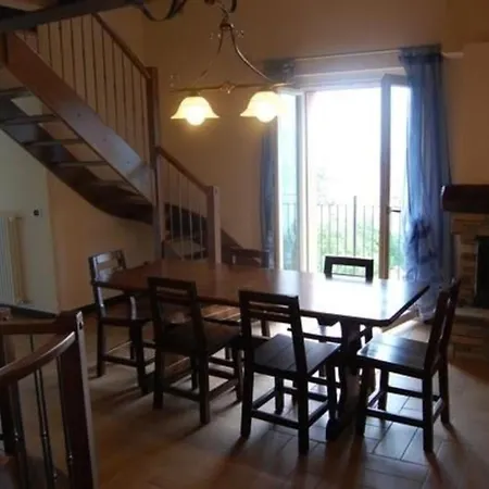 Сasa de vacaciones Rustikales Haus In Ruhiger Lage Mit Seesicht Pianello Del Lario
